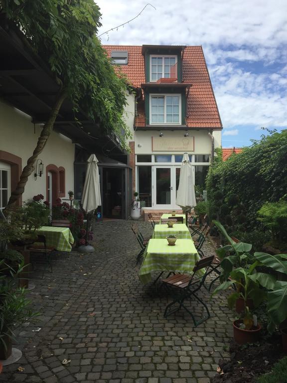 Alter Winzerhof Weisenheim Am Berg E.K. Weisenheim am Berg Exterior foto